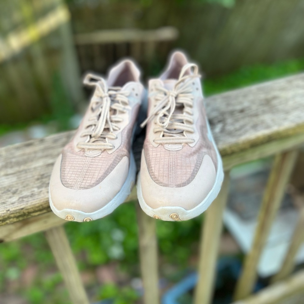 Nike React